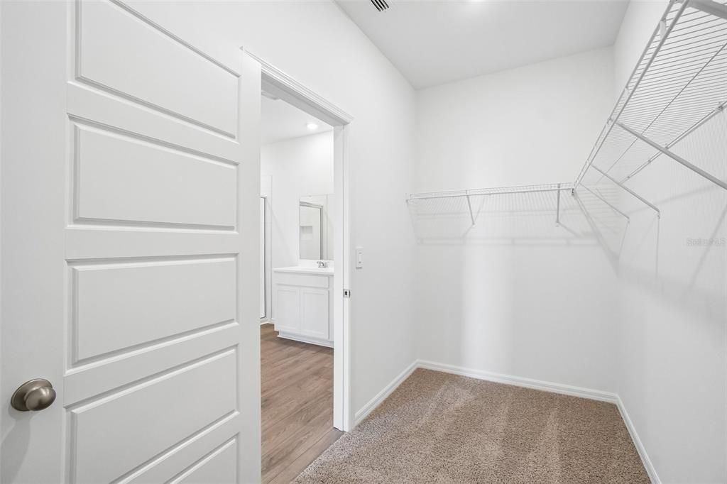 En Venta: $454,900 (4 camas, 3 baños, 2336 Pies cuadrados)