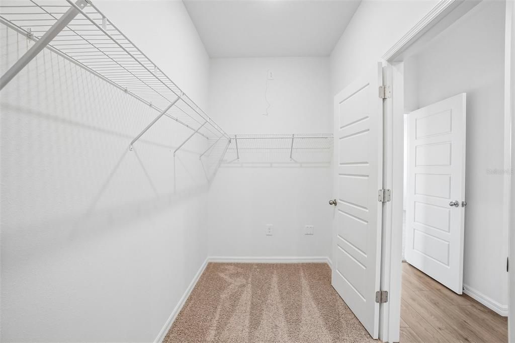 En Venta: $454,900 (4 camas, 3 baños, 2336 Pies cuadrados)