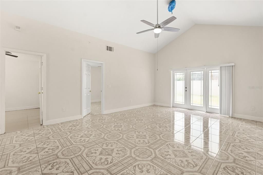 For Rent: $2,300 (3 beds, 2 baths, 1199 Square Feet)