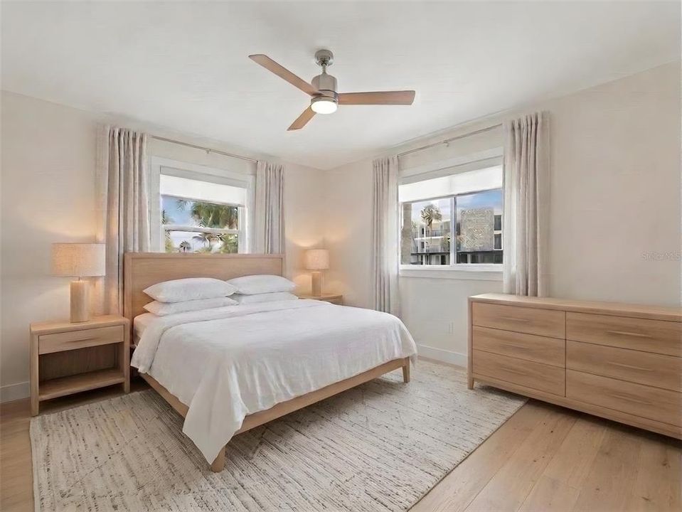For Sale: $1,999,000 (3 beds, 2 baths, 2934 Square Feet)