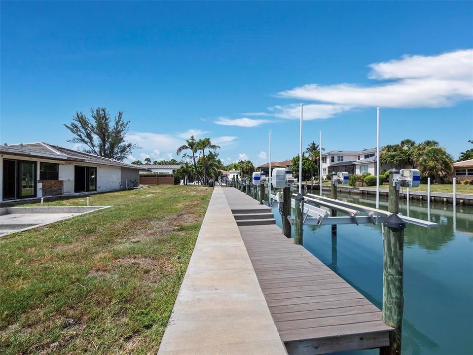 For Sale: $1,999,000 (3 beds, 2 baths, 2934 Square Feet)