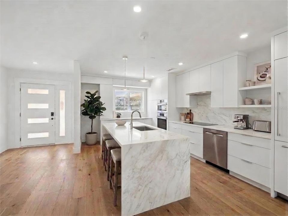 For Sale: $1,999,000 (3 beds, 2 baths, 2934 Square Feet)