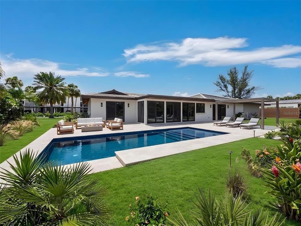 For Sale: $1,999,000 (3 beds, 2 baths, 2934 Square Feet)