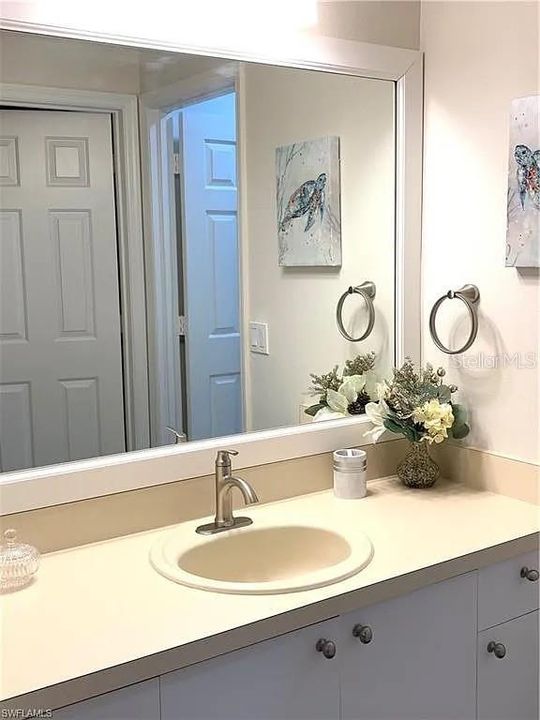 Activo con contrato: $265,000 (2 camas, 2 baños, 1143 Pies cuadrados)