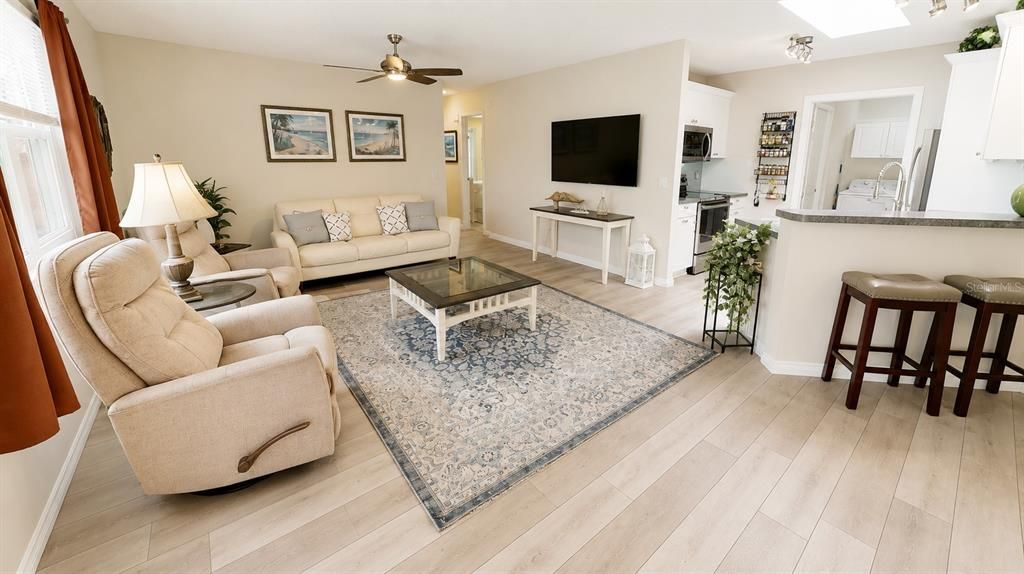 Activo con contrato: $265,000 (2 camas, 2 baños, 1143 Pies cuadrados)