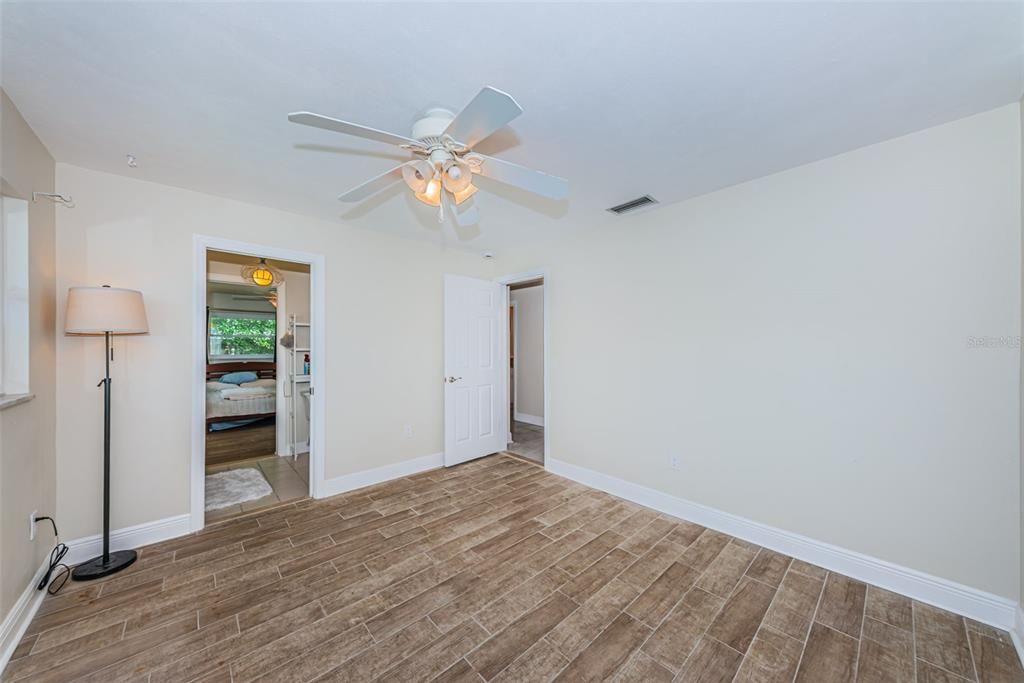 For Sale: $490,000 (4 beds, 3 baths, 1820 Square Feet)