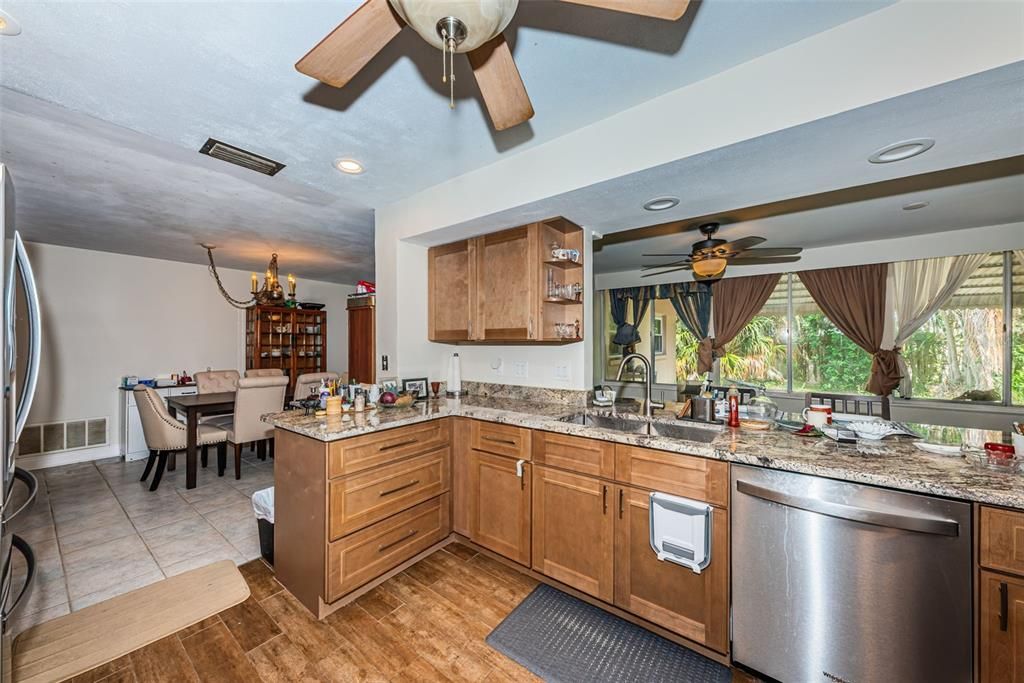 For Sale: $490,000 (4 beds, 3 baths, 1820 Square Feet)
