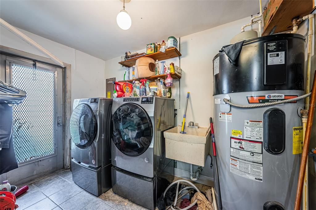 For Sale: $490,000 (4 beds, 3 baths, 1820 Square Feet)