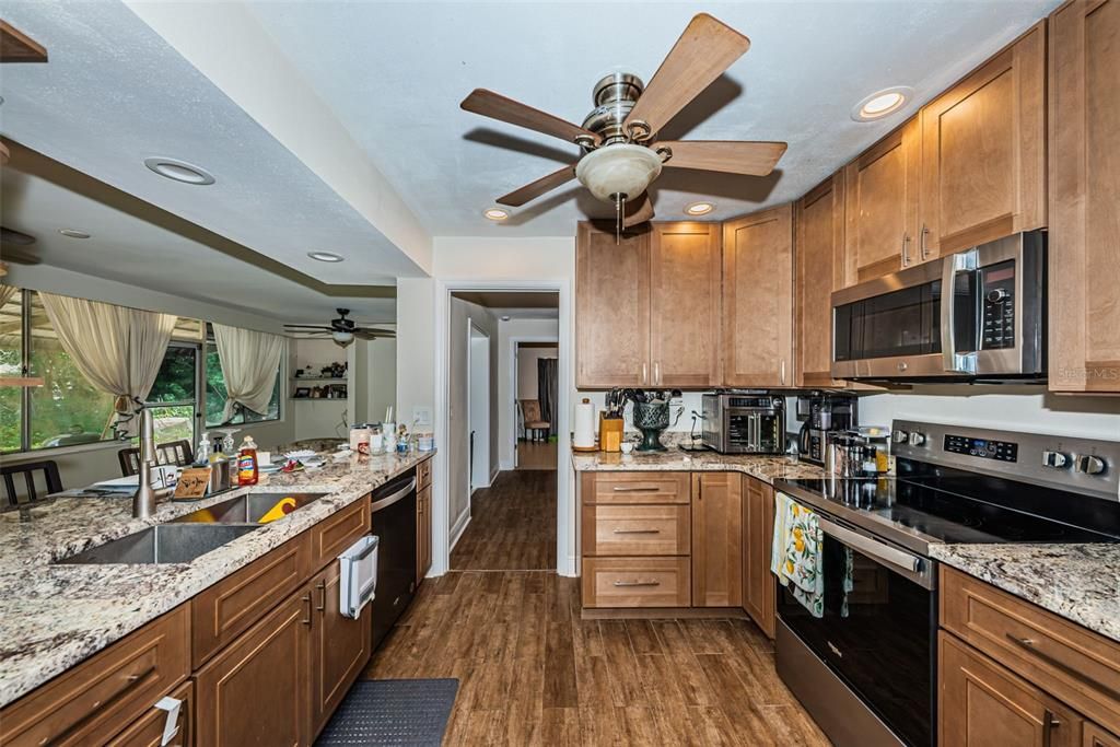 For Sale: $490,000 (4 beds, 3 baths, 1820 Square Feet)