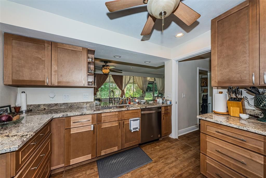 For Sale: $490,000 (4 beds, 3 baths, 1820 Square Feet)