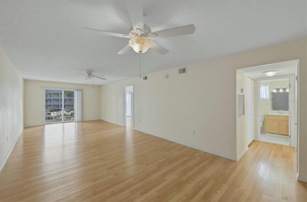 For Rent: $1,500 (2 beds, 2 baths, 1144 Square Feet)