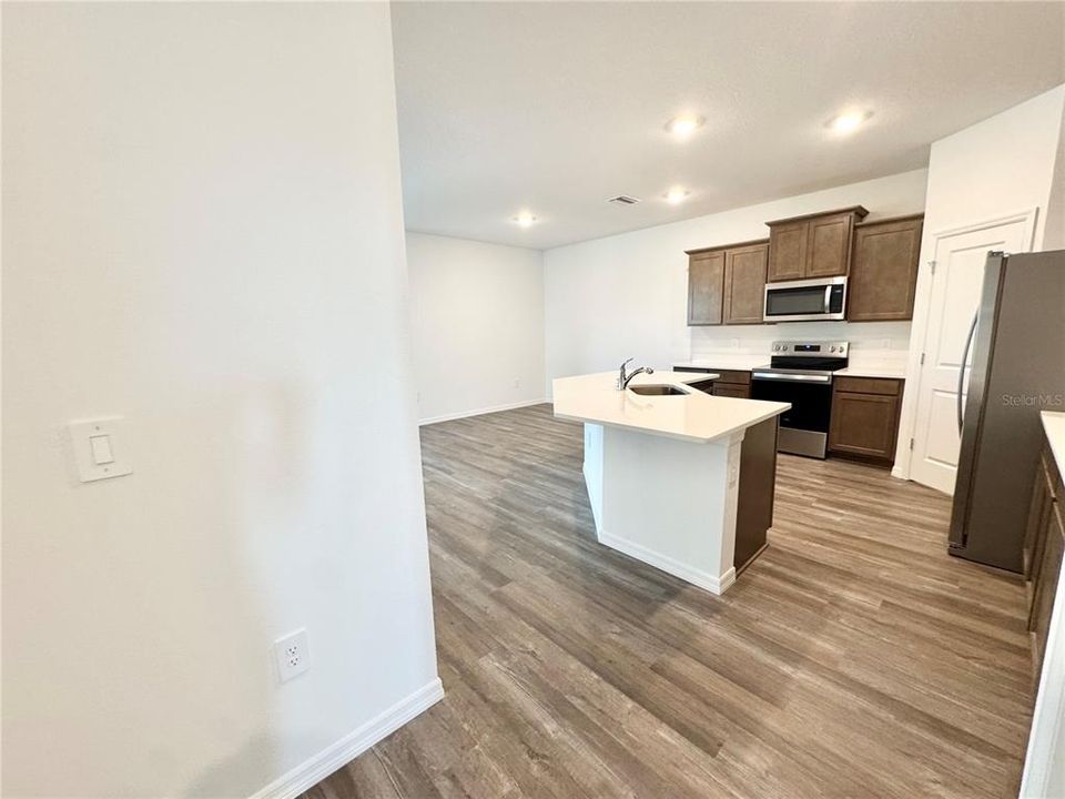 В аренду: $2,295 (3 спален, 2 ванн, 1564 Квадратных фут)