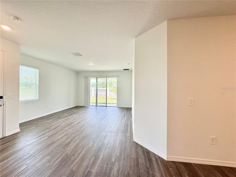 В аренду: $2,295 (3 спален, 2 ванн, 1564 Квадратных фут)