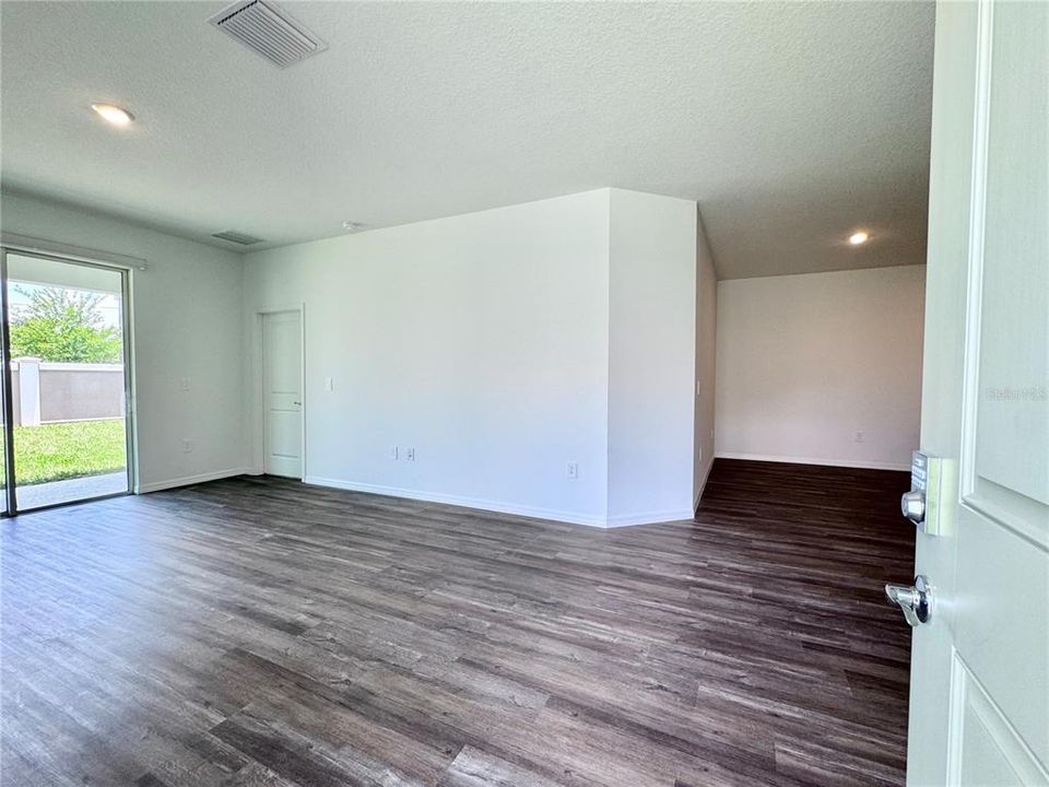 В аренду: $2,295 (3 спален, 2 ванн, 1564 Квадратных фут)