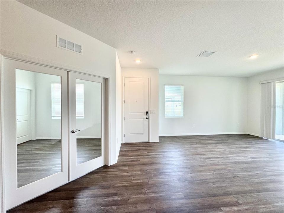 В аренду: $2,295 (3 спален, 2 ванн, 1564 Квадратных фут)