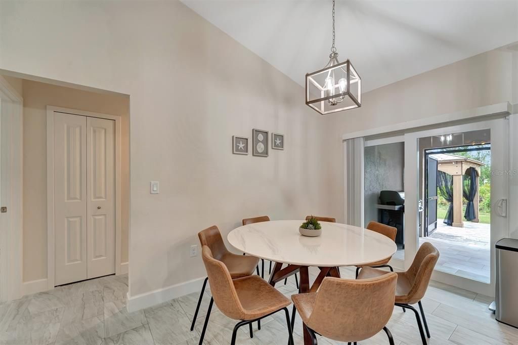 For Sale: $359,000 (3 beds, 2 baths, 1631 Square Feet)