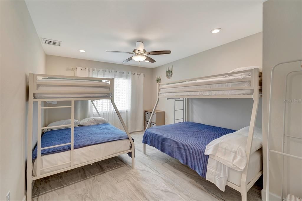 For Sale: $359,000 (3 beds, 2 baths, 1631 Square Feet)