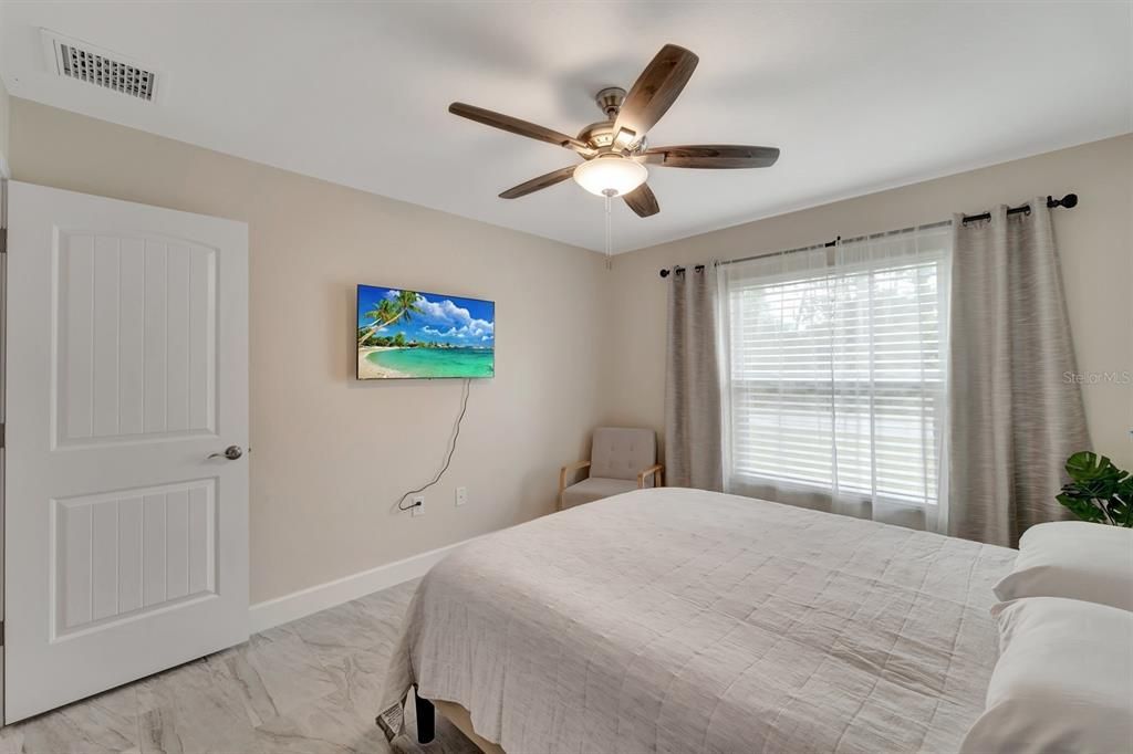 For Sale: $359,000 (3 beds, 2 baths, 1631 Square Feet)