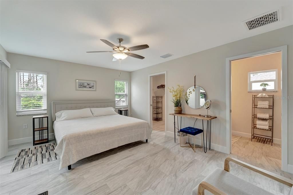 For Sale: $359,000 (3 beds, 2 baths, 1631 Square Feet)