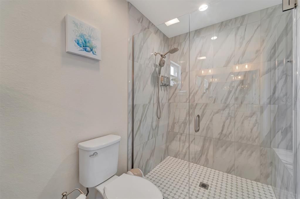 For Sale: $359,000 (3 beds, 2 baths, 1631 Square Feet)