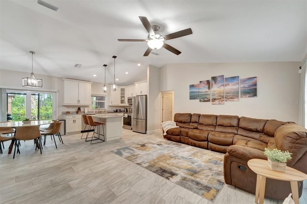 For Sale: $359,000 (3 beds, 2 baths, 1631 Square Feet)