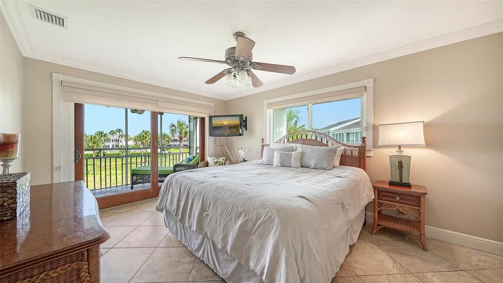 For Sale: $885,000 (2 beds, 2 baths, 1170 Square Feet)