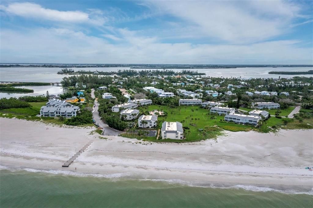 For Sale: $885,000 (2 beds, 2 baths, 1170 Square Feet)