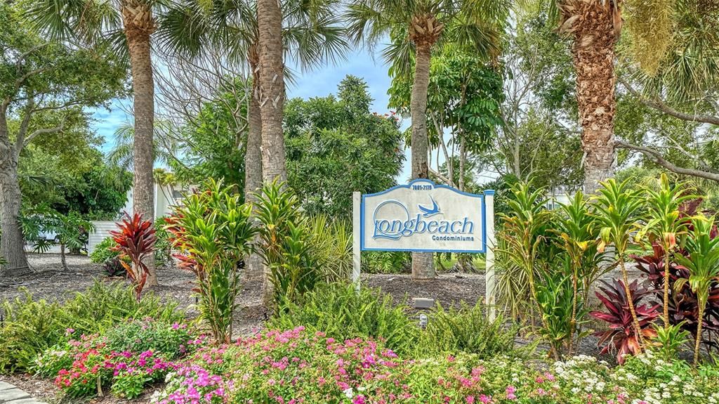 For Sale: $885,000 (2 beds, 2 baths, 1170 Square Feet)