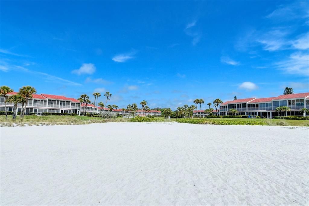 For Sale: $885,000 (2 beds, 2 baths, 1170 Square Feet)