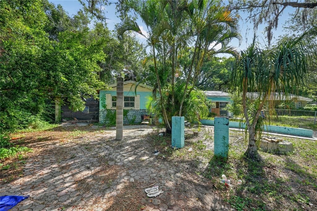 For Sale: $175,000 (2 beds, 2 baths, 1761 Square Feet)