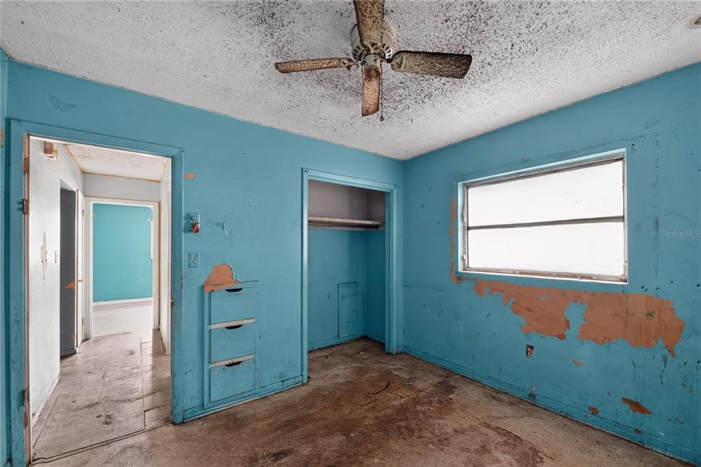 For Sale: $175,000 (2 beds, 2 baths, 1761 Square Feet)