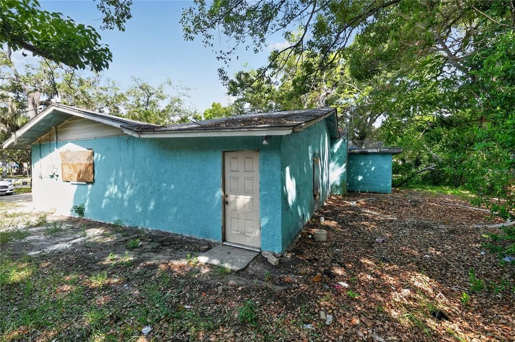 For Sale: $175,000 (2 beds, 2 baths, 1761 Square Feet)