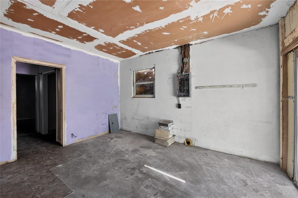 For Sale: $175,000 (2 beds, 2 baths, 1761 Square Feet)