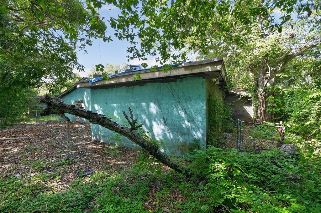 For Sale: $175,000 (2 beds, 2 baths, 1761 Square Feet)