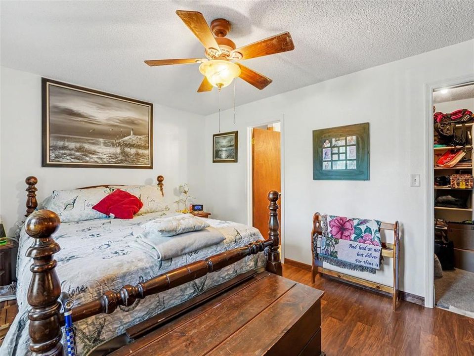 For Sale: $285,000 (3 beds, 2 baths, 1526 Square Feet)
