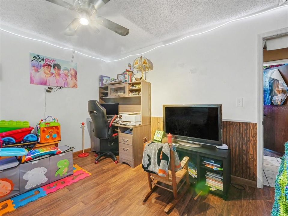 For Sale: $285,000 (3 beds, 2 baths, 1526 Square Feet)