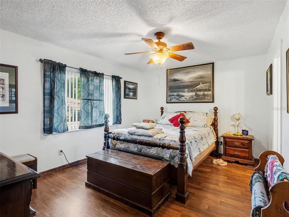 For Sale: $285,000 (3 beds, 2 baths, 1526 Square Feet)