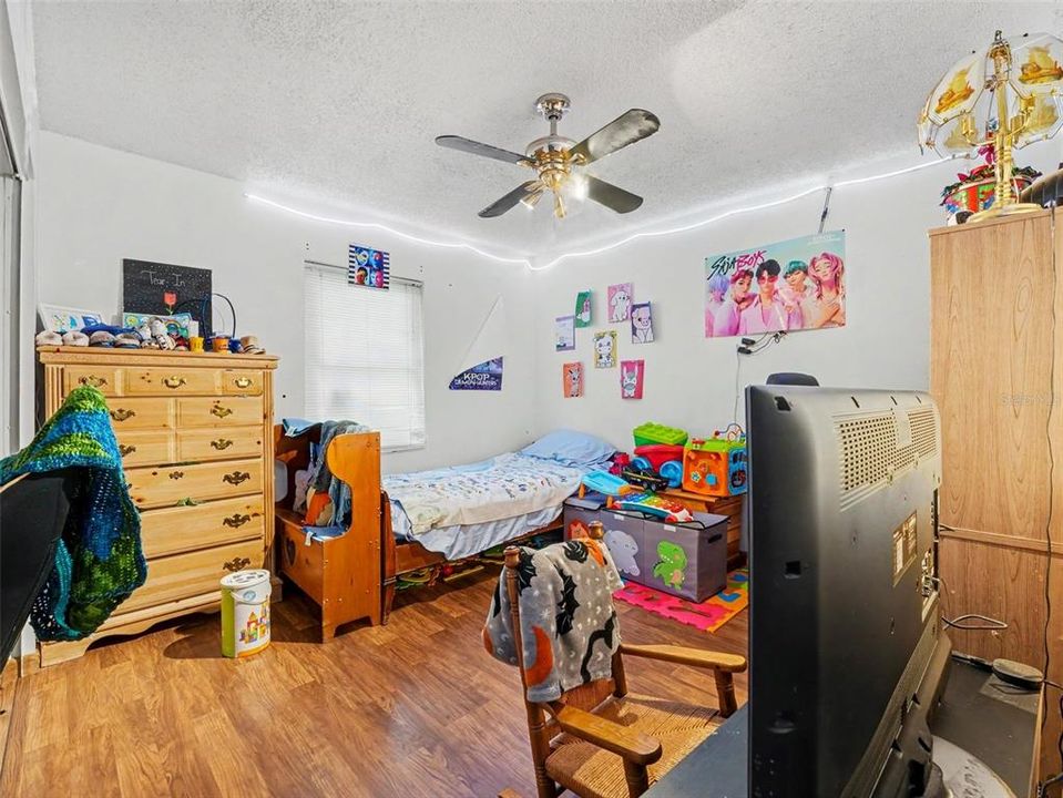 For Sale: $285,000 (3 beds, 2 baths, 1526 Square Feet)