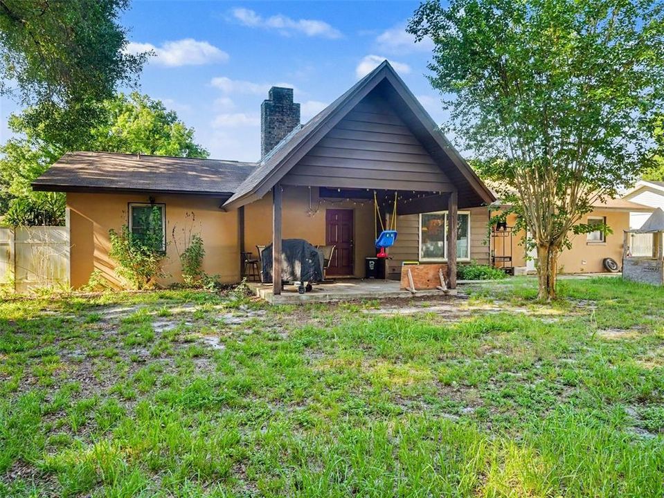 For Sale: $285,000 (3 beds, 2 baths, 1526 Square Feet)