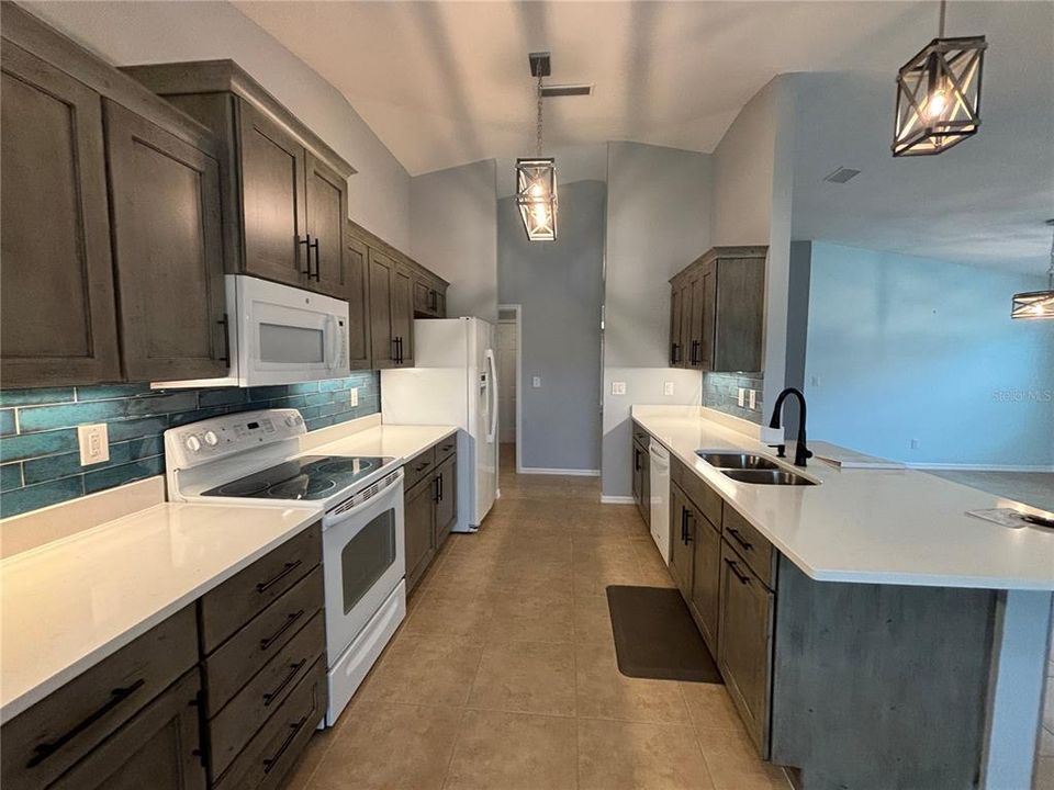 For Sale: $399,000 (3 beds, 2 baths, 1627 Square Feet)
