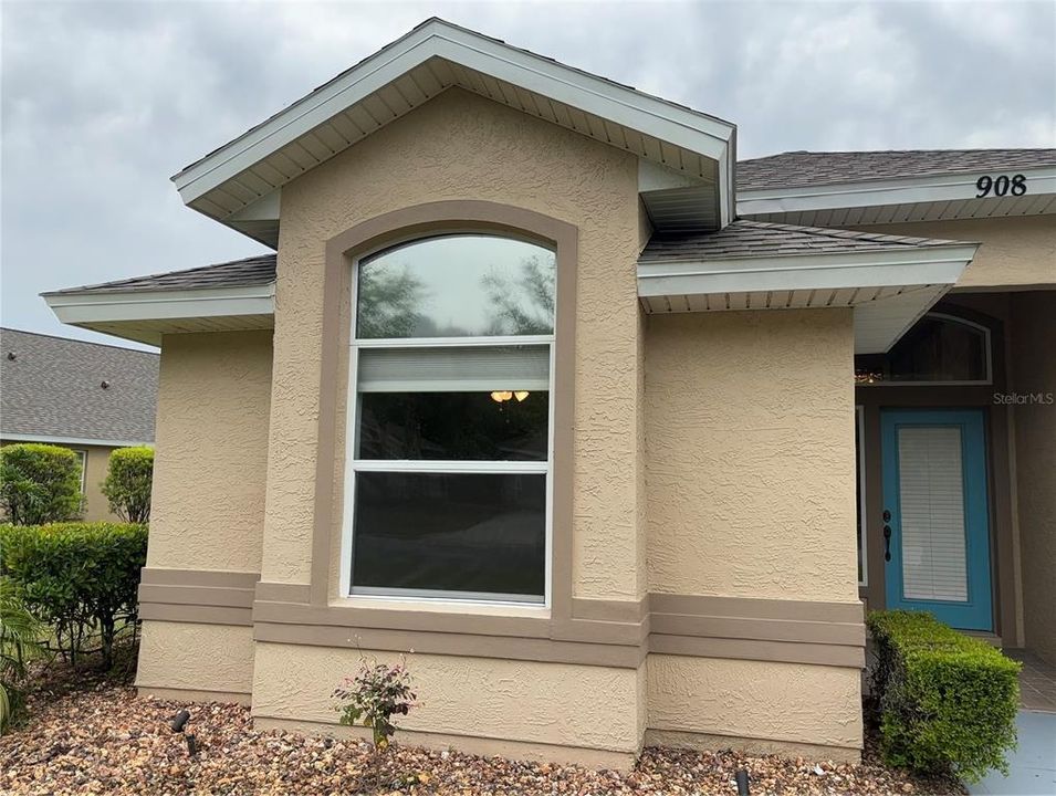 For Sale: $399,000 (3 beds, 2 baths, 1627 Square Feet)