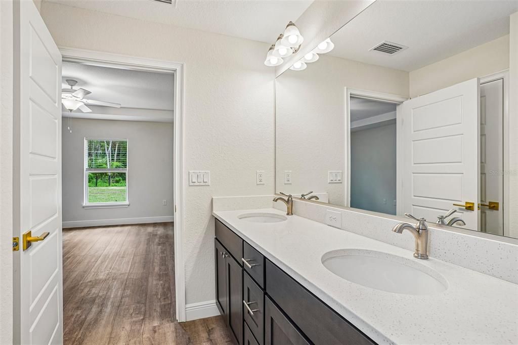 For Sale: $305,900 (3 beds, 2 baths, 1454 Square Feet)