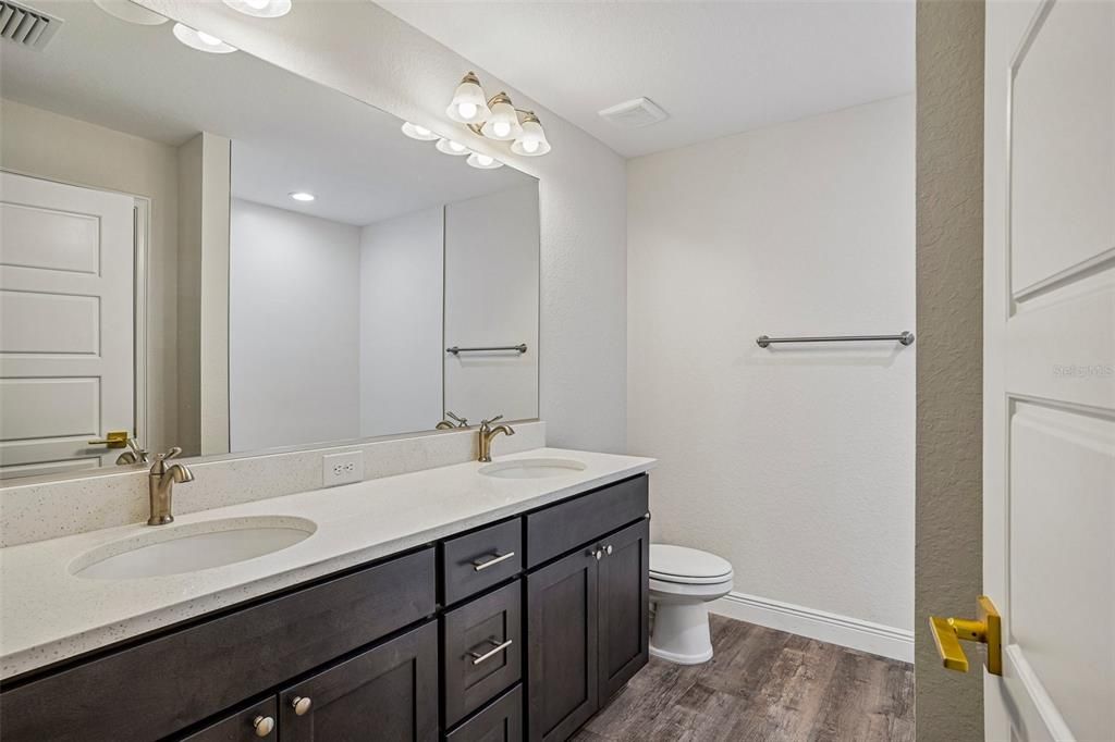 For Sale: $305,900 (3 beds, 2 baths, 1454 Square Feet)