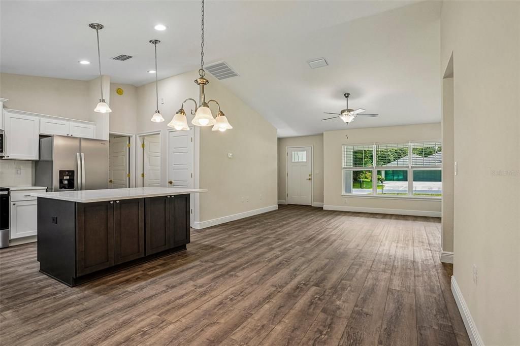 For Sale: $305,900 (3 beds, 2 baths, 1454 Square Feet)