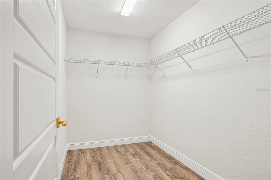For Sale: $305,900 (3 beds, 2 baths, 1454 Square Feet)
