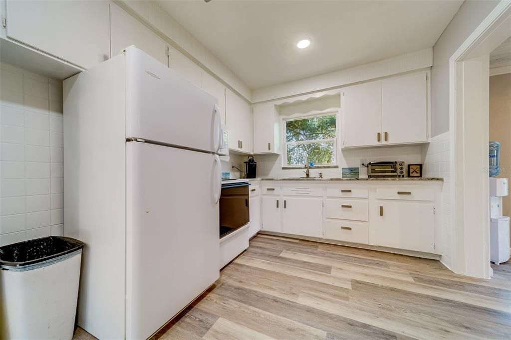 В аренду: $2,450 (2 спален, 2 ванн, 850 Квадратных фут)