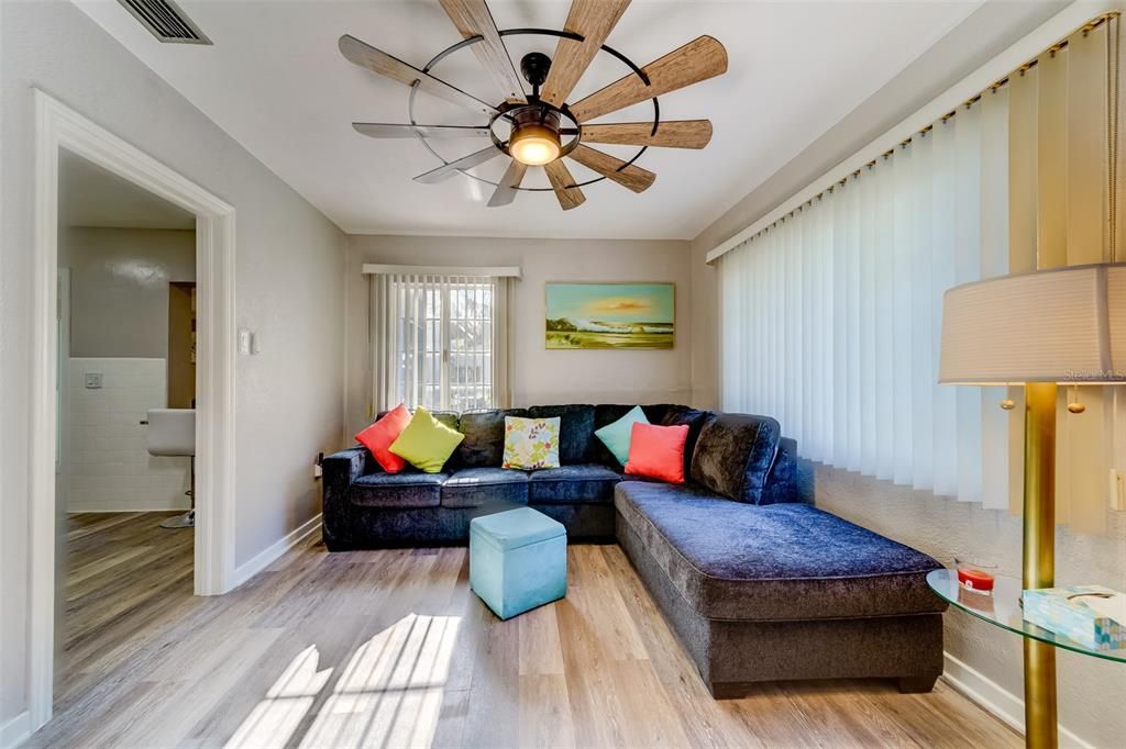 В аренду: $2,450 (2 спален, 2 ванн, 850 Квадратных фут)