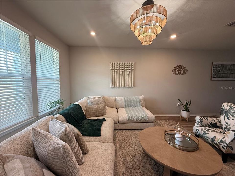 For Rent: $2,700 (3 beds, 2 baths, 1620 Square Feet)