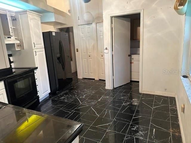 For Sale: $269,000 (3 beds, 2 baths, 1435 Square Feet)