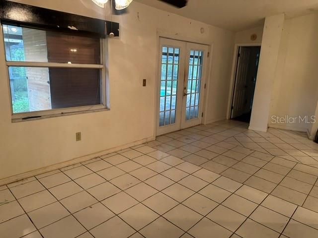 For Sale: $269,000 (3 beds, 2 baths, 1435 Square Feet)
